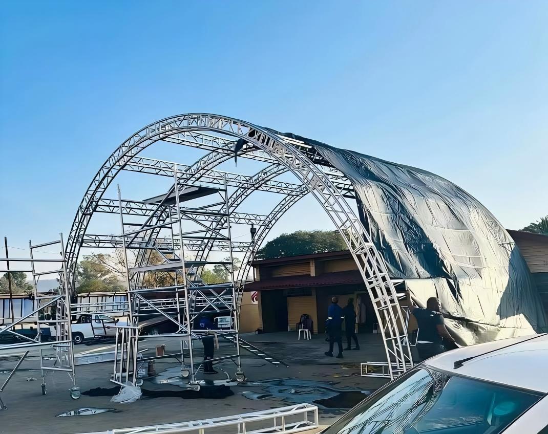Andamio de doble ancho para instalaci&oacute;n de armadura de techo.jpg