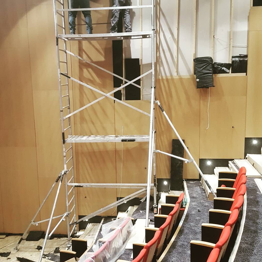 Andamio individual de 4m para instalaci&oacute;n de sistema de sonido interior.jpg